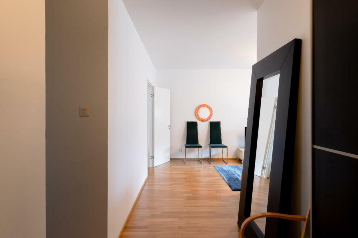 Stay Here Apartment Kamppi Helsinki Exterior photo